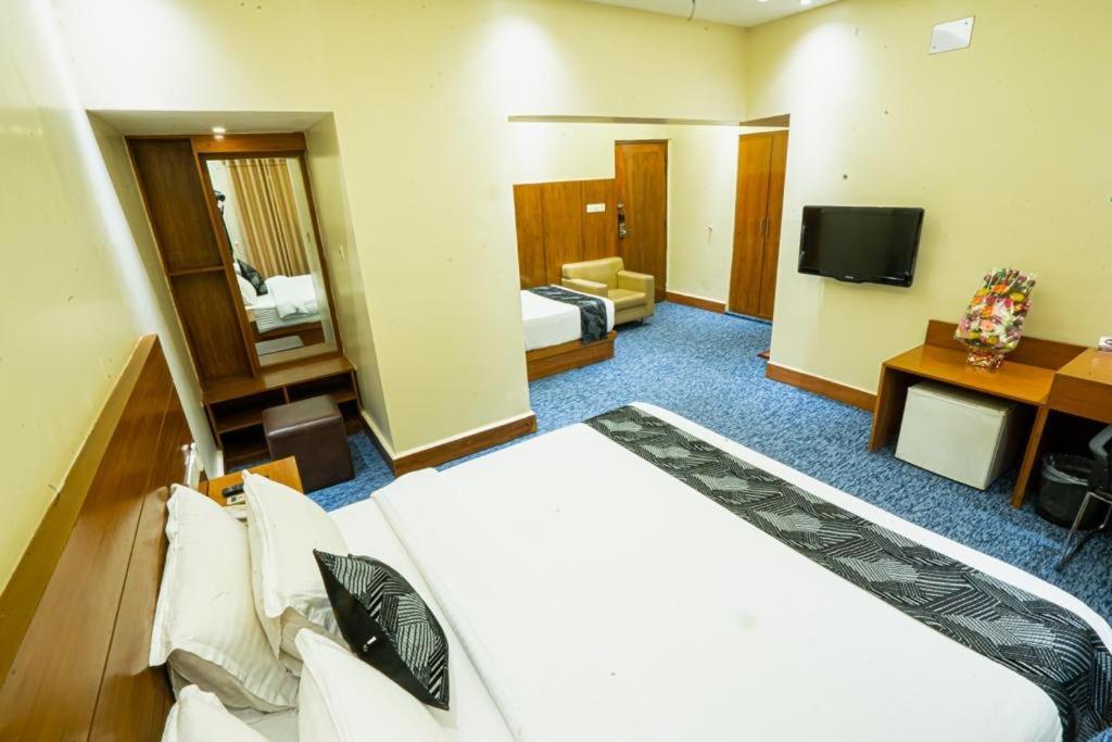 Richmond Hotel & Suites Дакка Екстер'єр фото