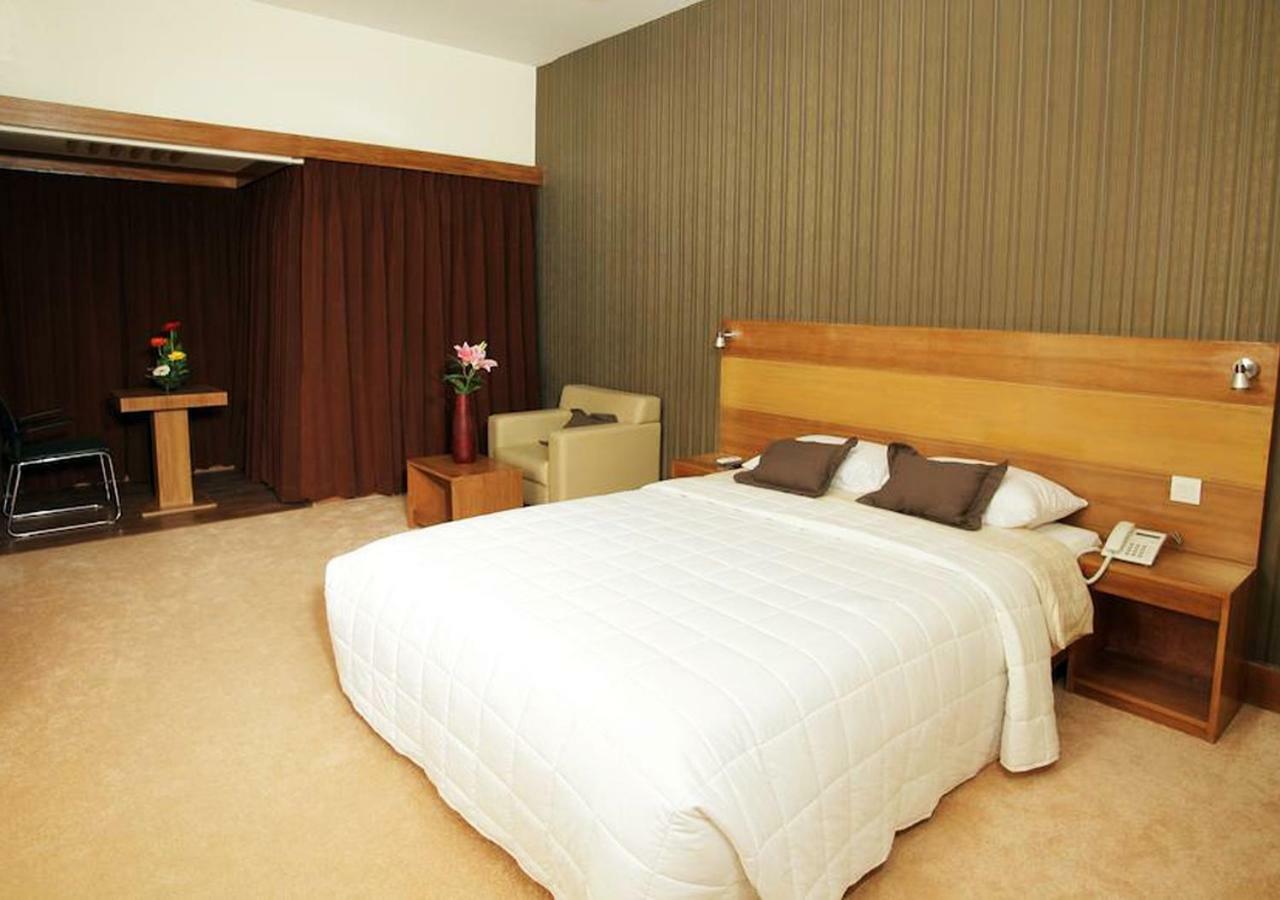 Richmond Hotel & Suites Дакка Екстер'єр фото